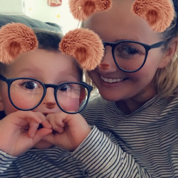 Meet your posher. - Picture 4 of 8